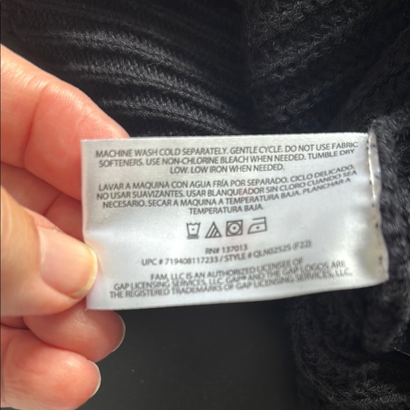 GAP Classic Black Button-Up Relaxed Fit Cardigan - Picture 9 of 9